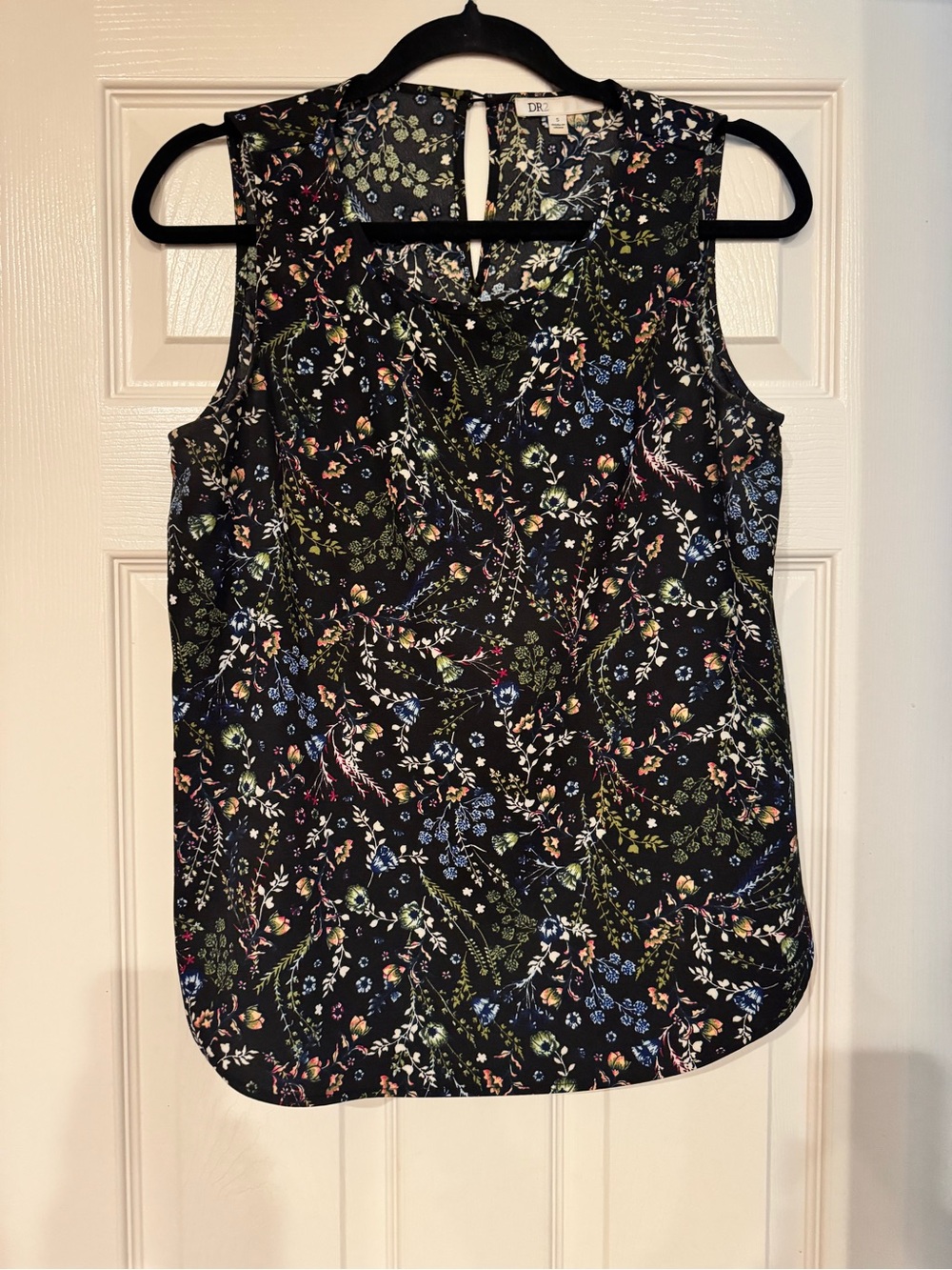 DR2 Black Floral Sleeveless Keyhole Camisole